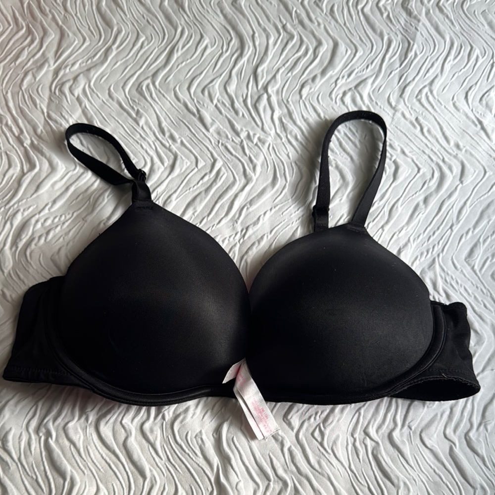 PINK Victoria's Secret Black T-Shirt Bra with Molded Cups